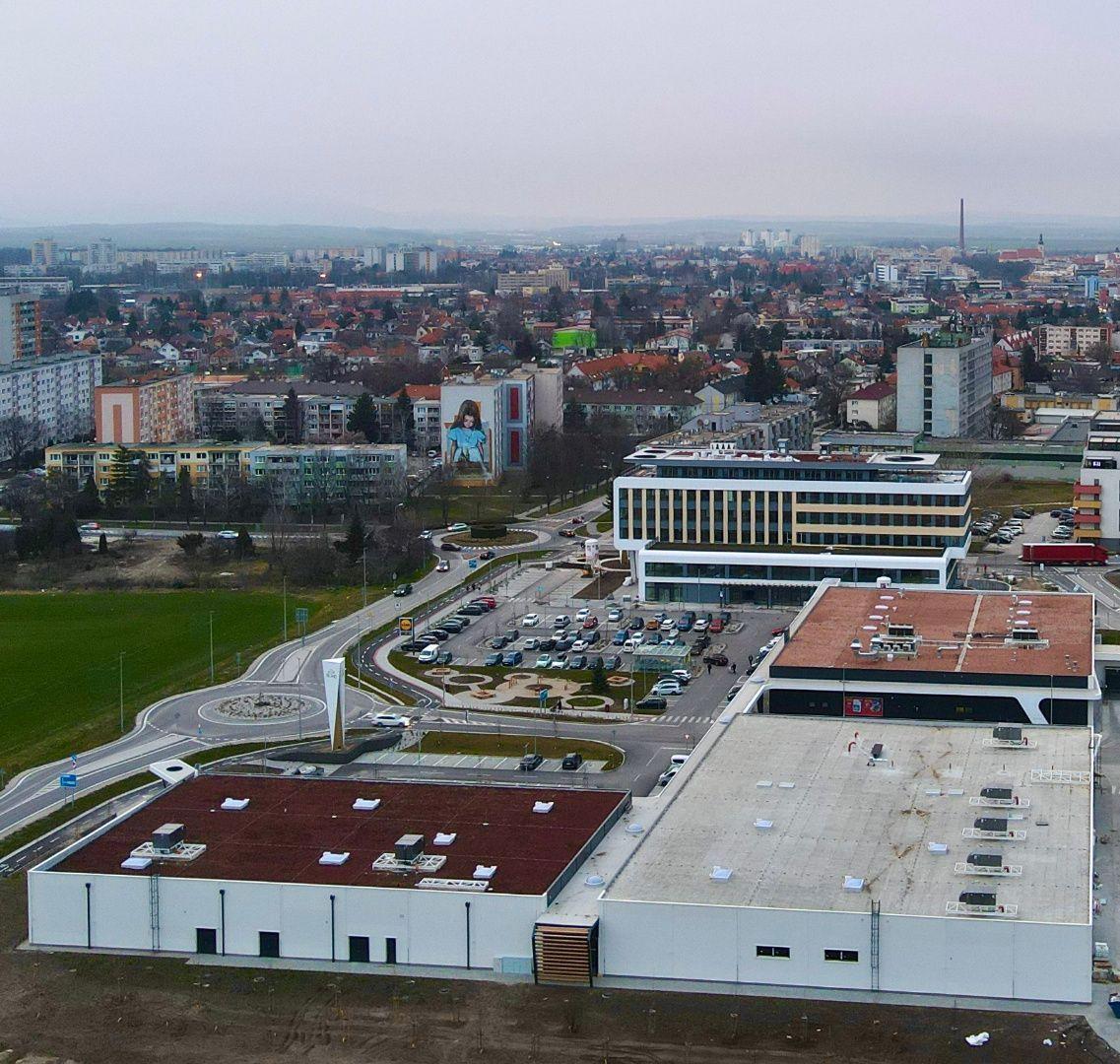 LEVEL REAL: Na prenájom posledný voľný obchodný priestor v OC Island na Linčianskej