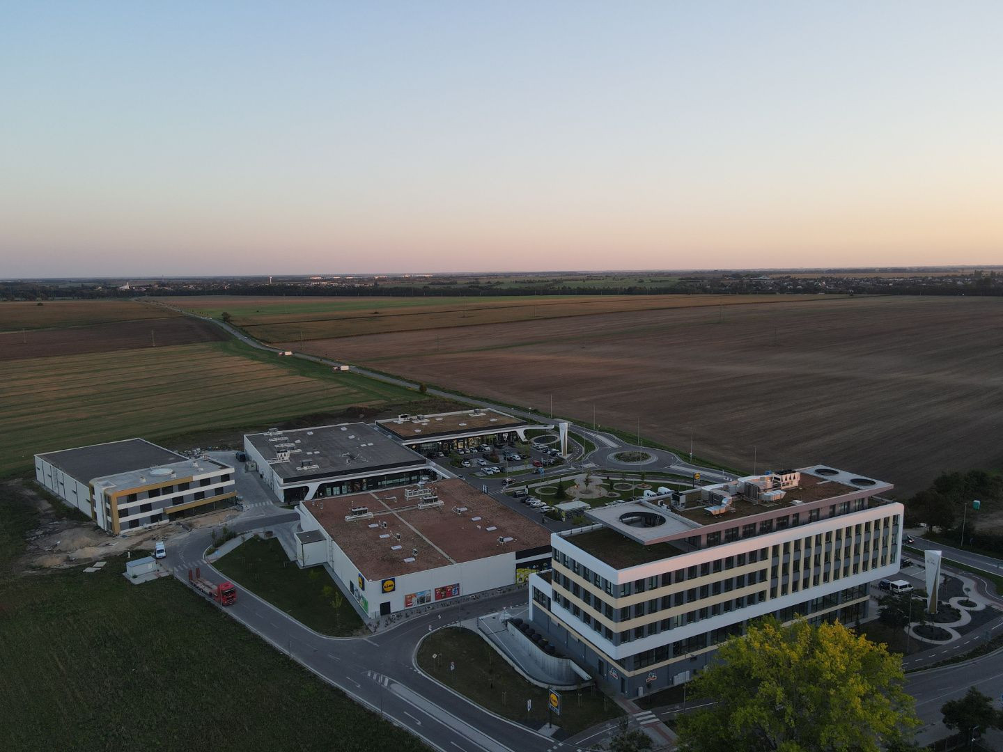 LEVELREAL | OC ISLAND - Na prenájom priestor