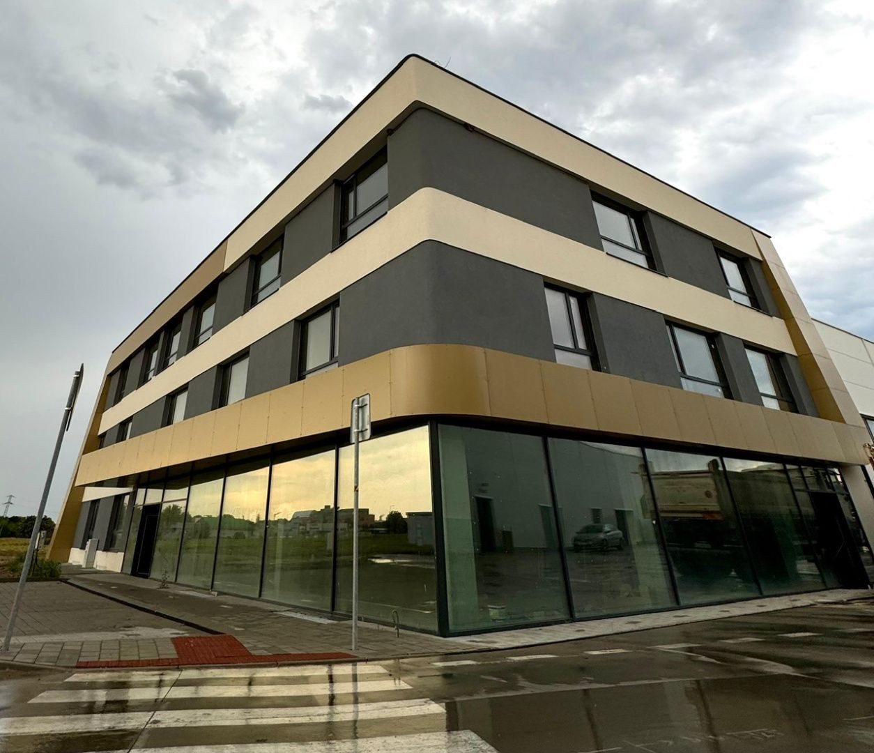 LEVELREAL | OC ISLAND - Na prenájom priestor