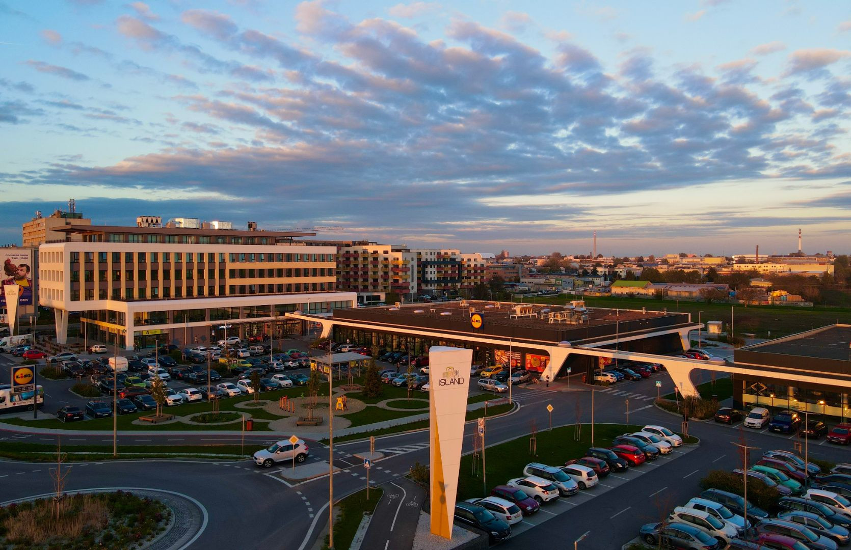 LEVELREAL | Na prenájom kancelársky priestor v OC ISLAND