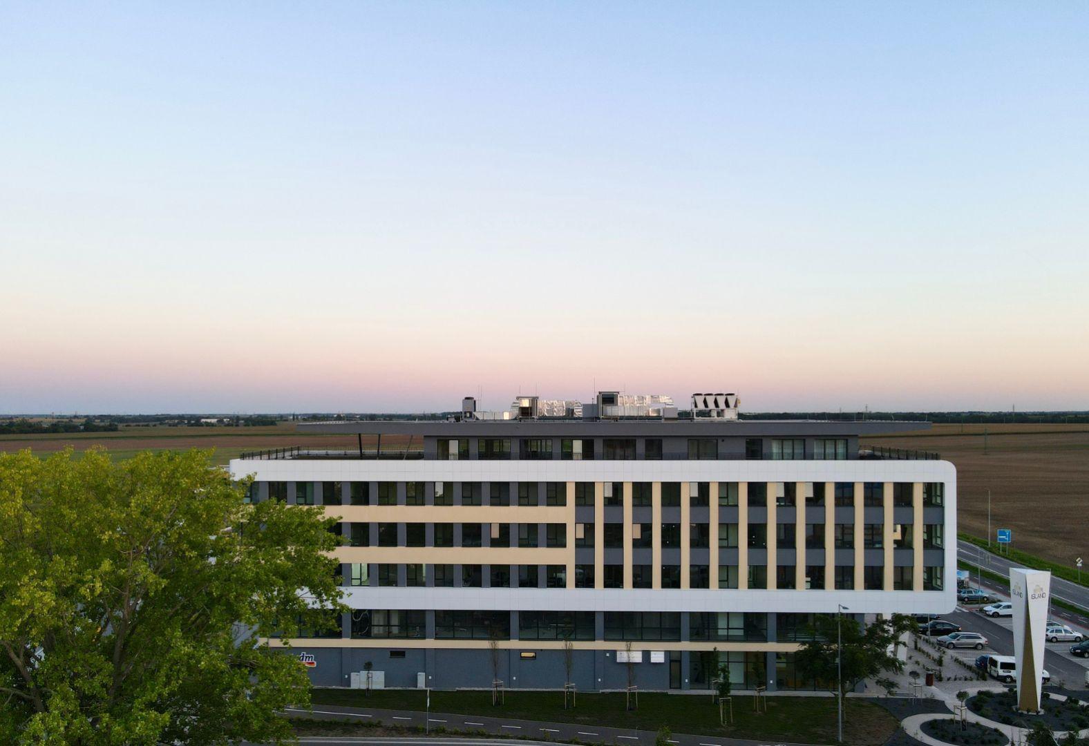 LEVELREAL | OC ISLAND - Na prenájom skladové priestory v Trnave