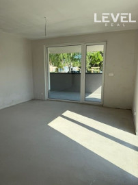 EXKLUZIVNE NA PREDAJ od DEVELOPERA posledný 3 IZBOVÝ BYT na 1.NP s velkorysou terasou - C5