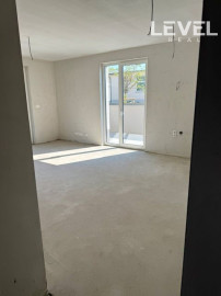 EXKLUZIVNE NA PREDAJ od DEVELOPERA posledný 3 IZBOVÝ BYT na 1.NP s velkorysou terasou - C5