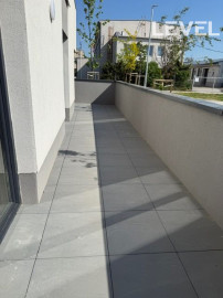 EXKLUZIVNE NA PREDAJ od DEVELOPERA posledný 3 IZBOVÝ BYT na 1.NP s velkorysou terasou - C5