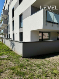 EXKLUZIVNE NA PREDAJ od DEVELOPERA posledný 3 IZBOVÝ BYT na 1.NP s velkorysou terasou - C5