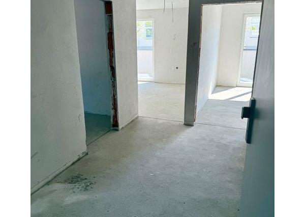 EXKLUZIVNE NA PREDAJ od DEVELOPERA posledný 3 IZBOVÝ BYT na 1.NP s velkorysou terasou - C5