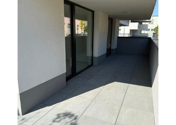 EXKLUZIVNE NA PREDAJ od DEVELOPERA posledný 3 IZBOVÝ BYT na 1.NP s velkorysou terasou - C5