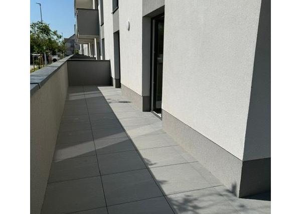 EXKLUZIVNE NA PREDAJ od DEVELOPERA posledný 3 IZBOVÝ BYT na 1.NP s velkorysou terasou - C5