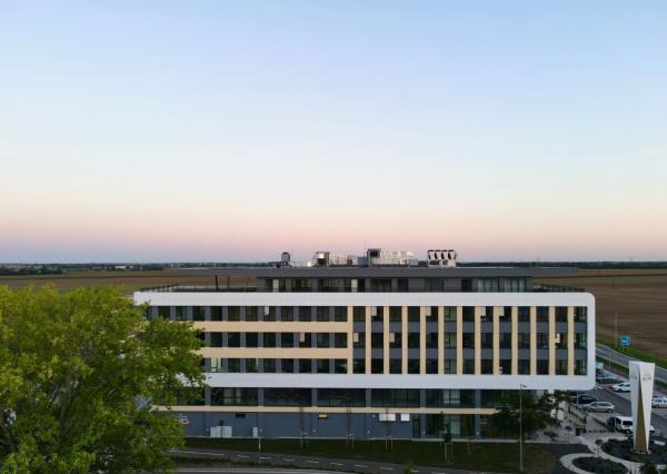 LEVELREAL | OC ISLAND - Na prenájom kancelárske priestory