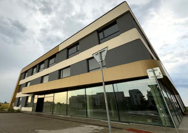 LEVELREAL | OC ISLAND - Na prenájom skladové priestory v Trnave