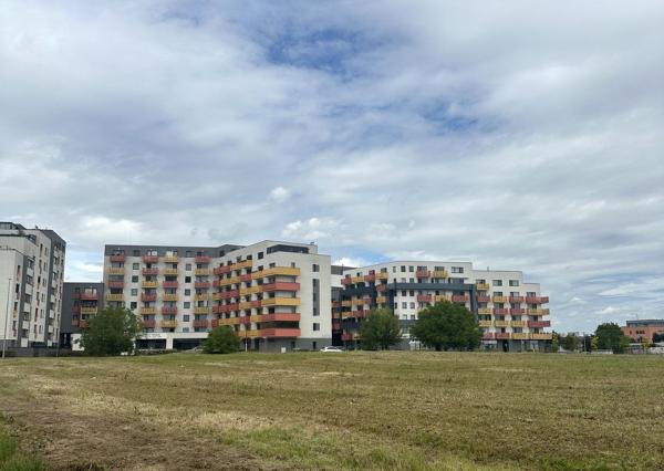 Prenájom pozemku pri OC ISLAND Trnava – vhodné na podujatia