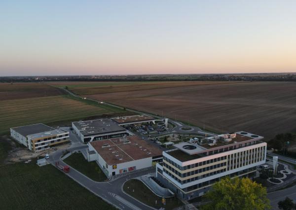 LEVELREAL | OC ISLAND - Na prenájom lukratívny obchodný priestor